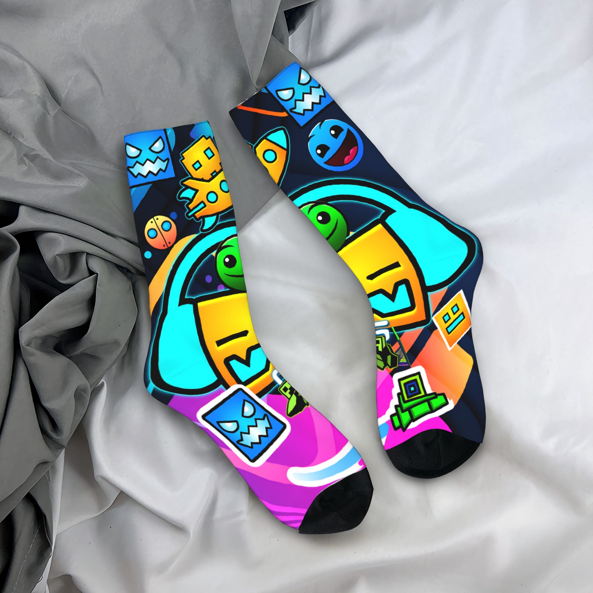ถุงเท้าลายกราฟิก Geometric Gam - Vintage Gaming Accessories บทวิจารณ์และราคา